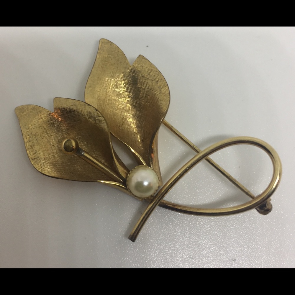 Vintage Signed Winard Brooch 12K G.F.
